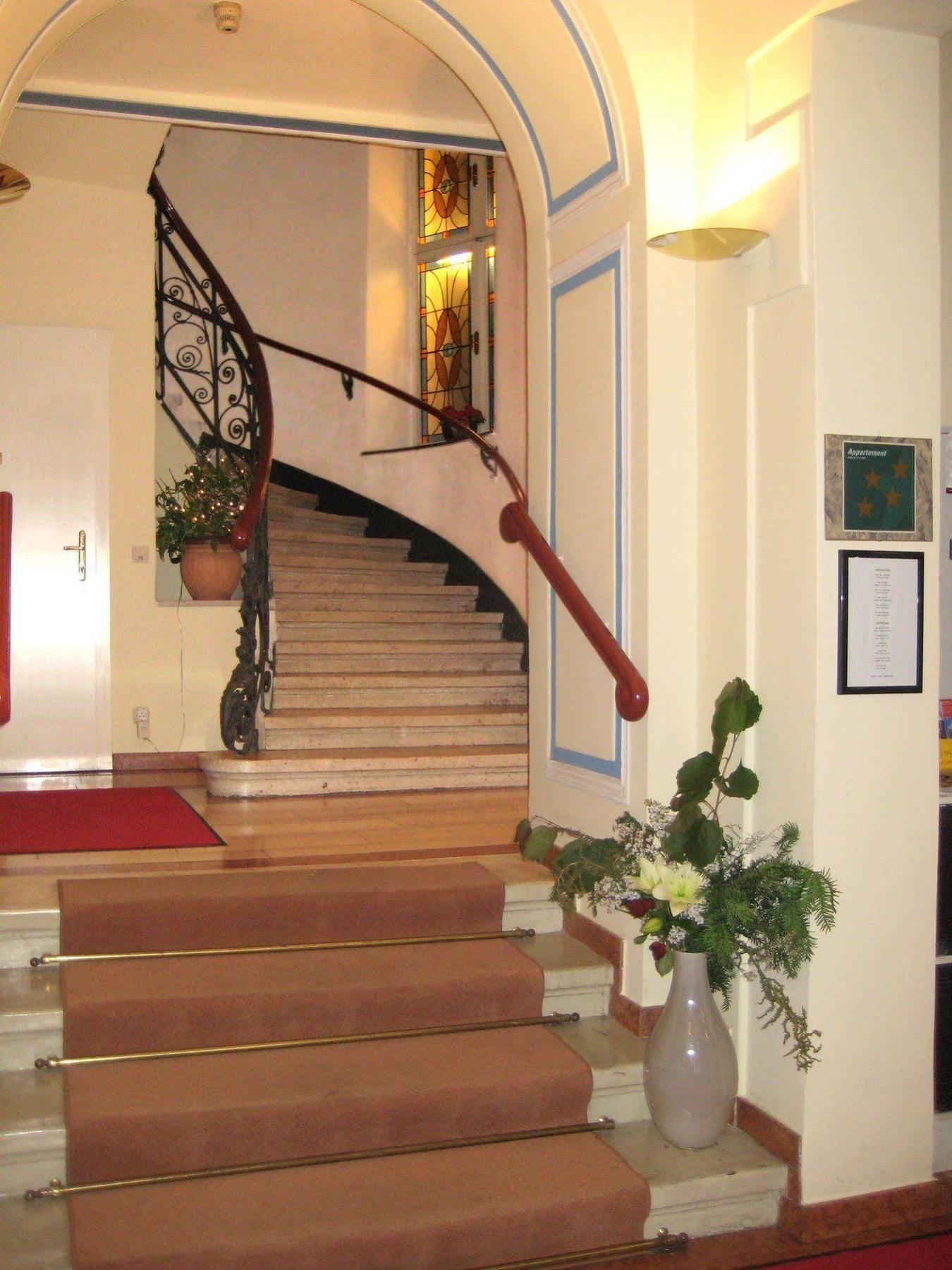 Mondial Appartement Hotel Vienna Exterior photo